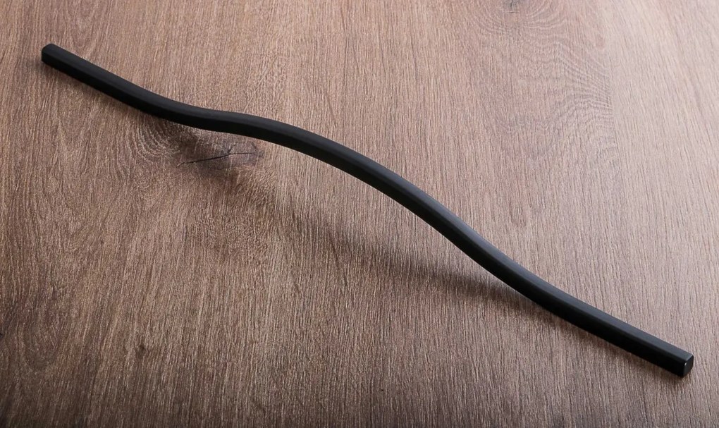 Manere model VICE, finisaj negru mat (Distanta dintre gauri: 160 mm)