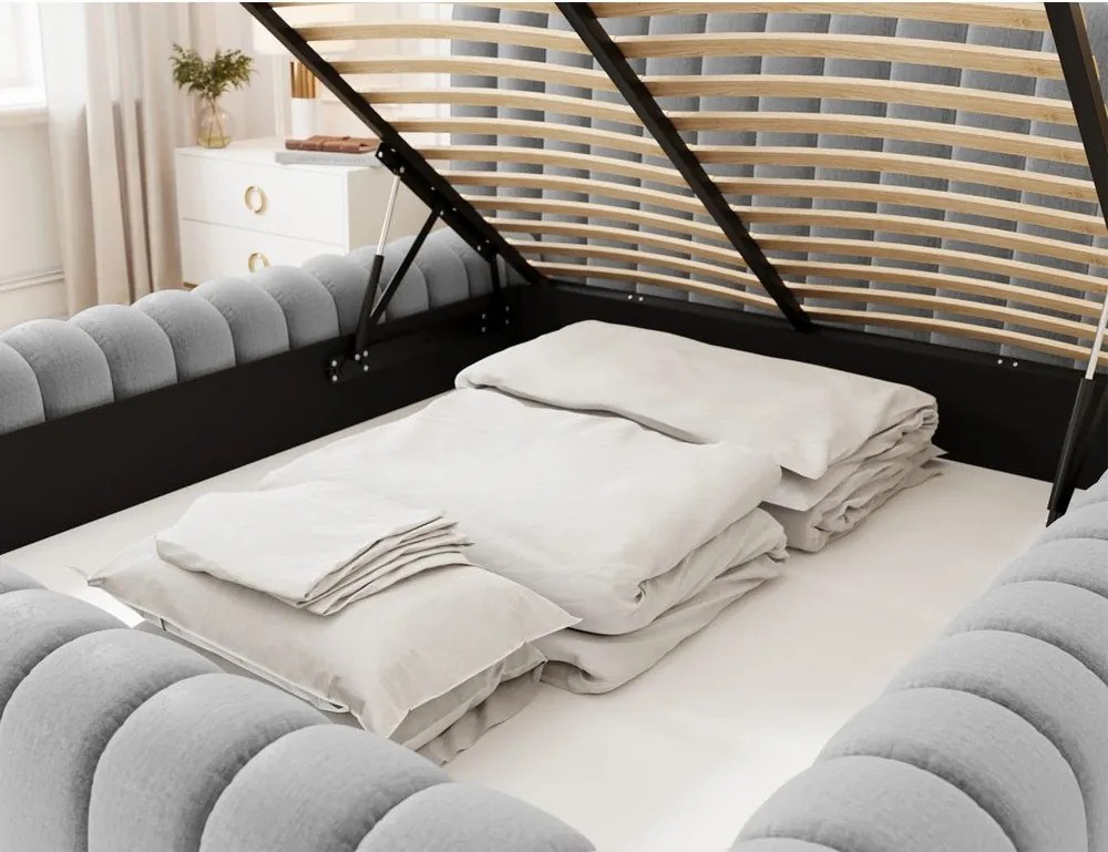 Pat matrimonial gri deschis tapițat cu spațiu de depozitare cu somieră 140x200 cm Carilla – ELTAP