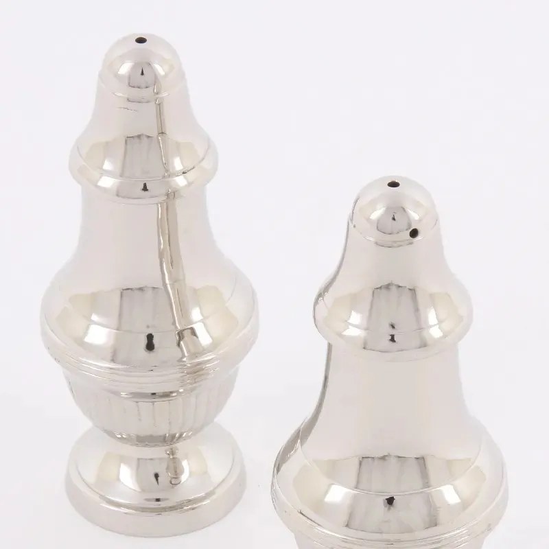 Set solniță și piperniță din alamă lucrată manual, argintiu, finisaj nichelat, 10 x 4 cm, „Gourmet”