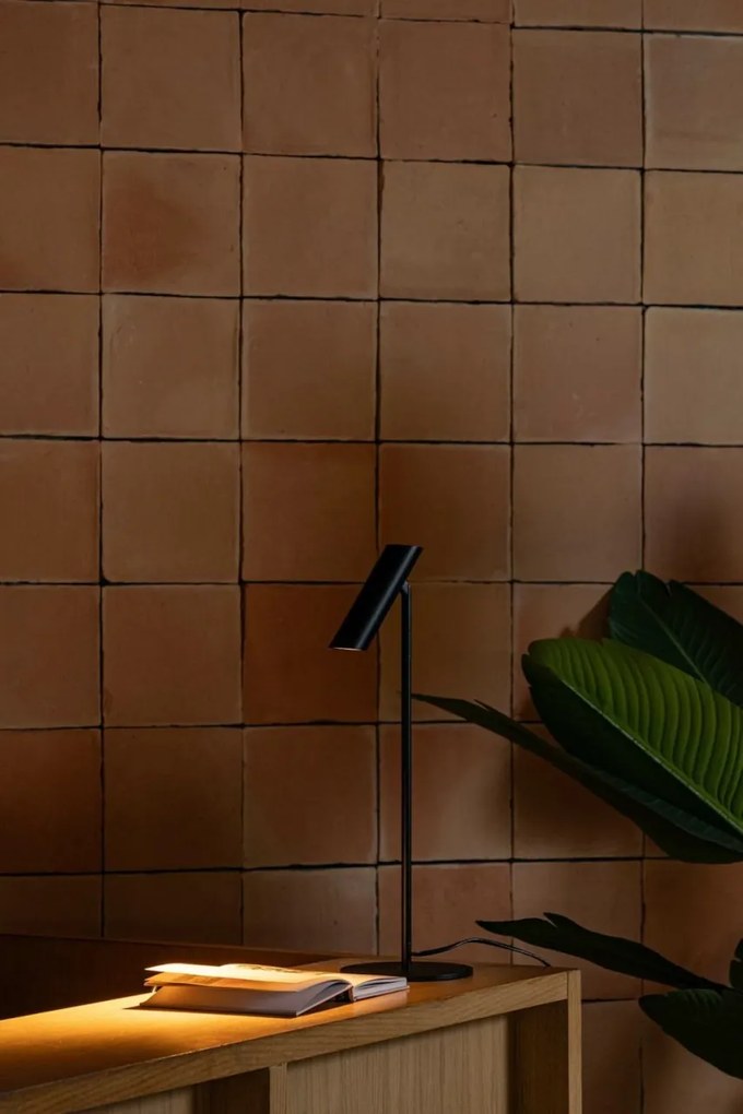 Lampa LED de birou stil minimalist LEO neagra