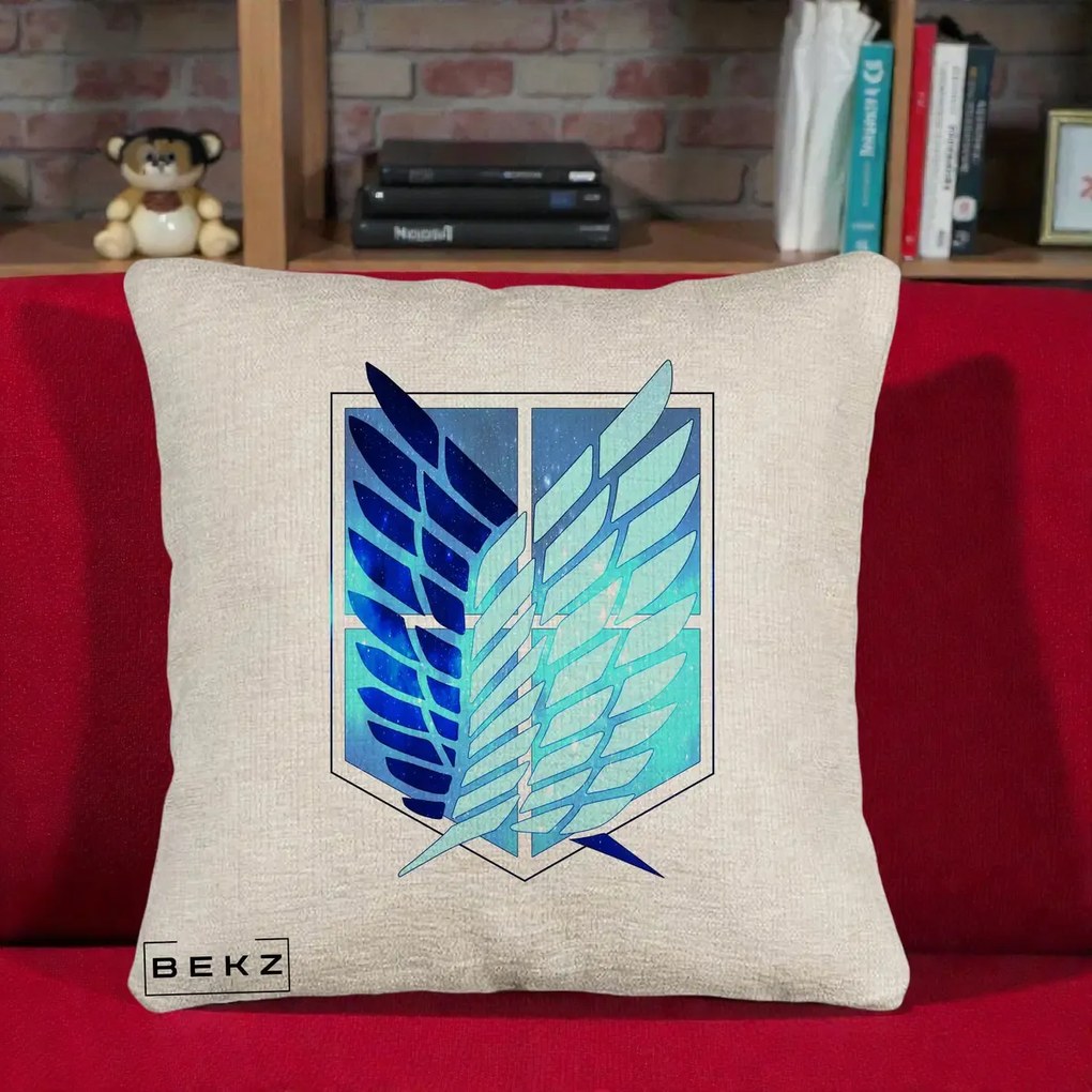 Perna Personalizata Attack on Titan Wings of Freedom, 40x40 cm, Bej Canapea, Husa Detasabila, Perna Inclusa, BEKZ®