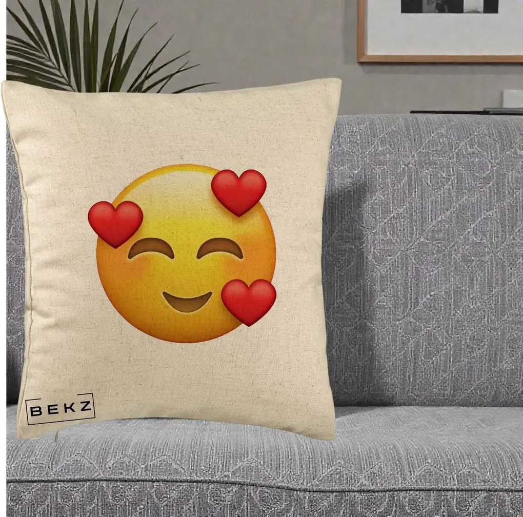 Perna Decorativa Emoji cu 3 Inimi, 40x40 cm, Bej, Husa Detasabila, Perna Inclusa, BEKZ®