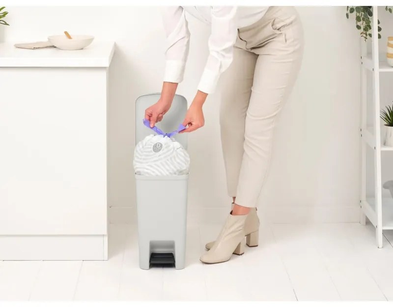 Coș cu pedală Brabantia StepUp 1008480, 16 L, Materiale ecologice, Deschidere mare, Gri deschis