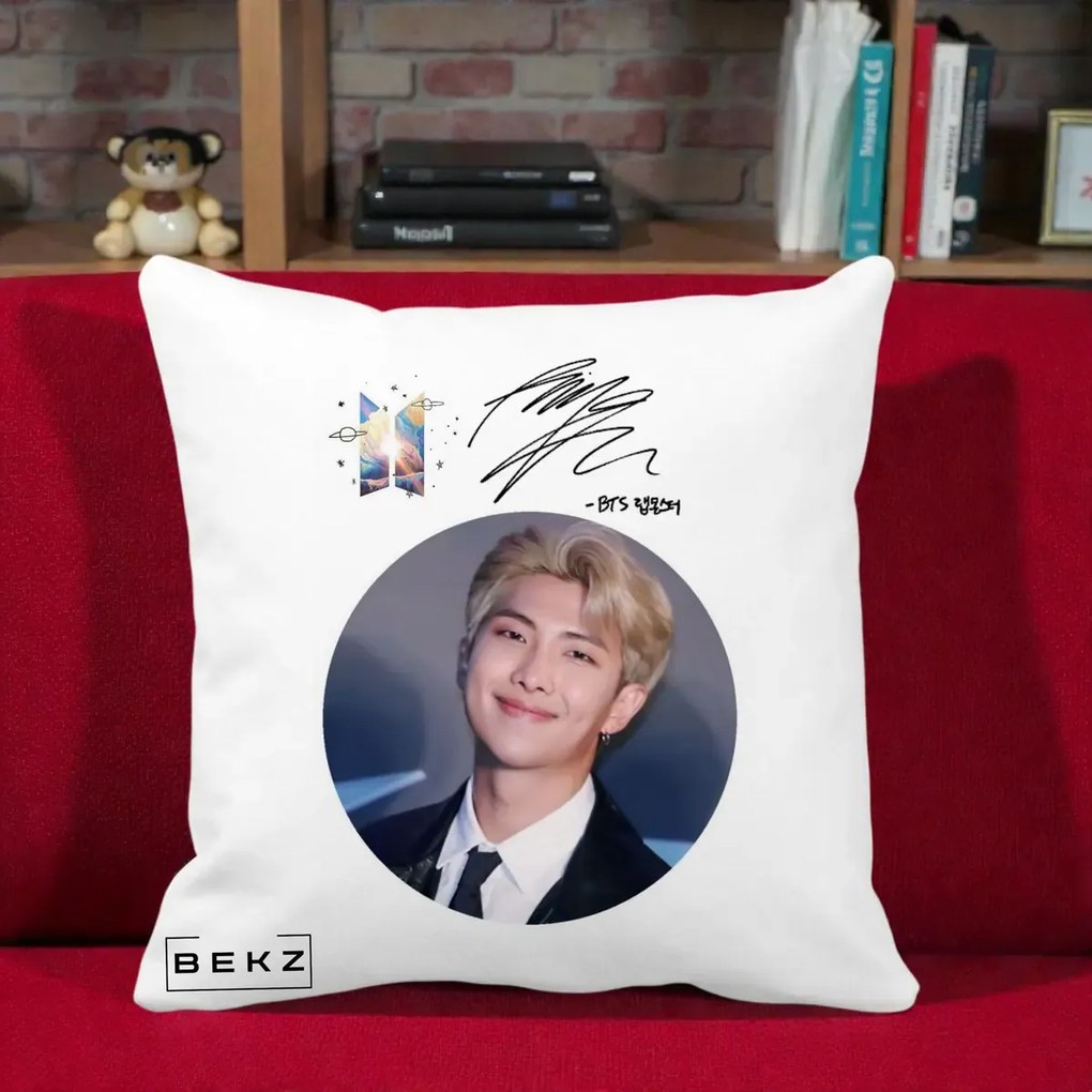 Perna Personalizata K-pop BTS RM Namjoon Portret Cerc cu Autograf, 40x40 cm, Alba Mata, Husa Detasabila, Perna Inclusa, BEKZ®