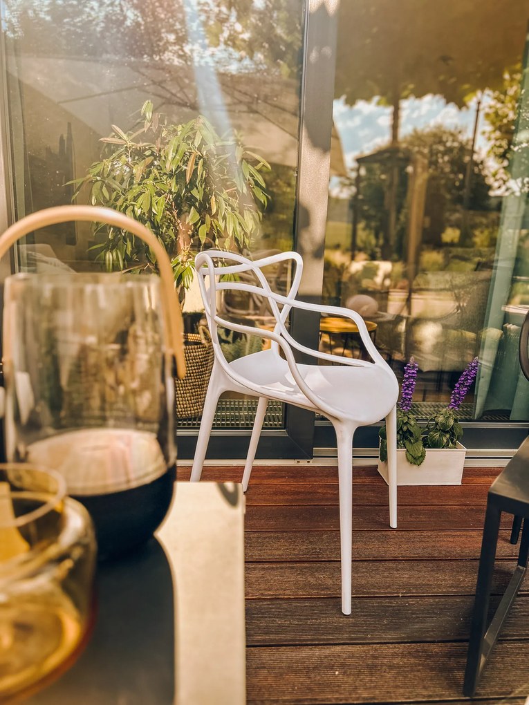 Set 4 piese scaune din plastic KATO, maro