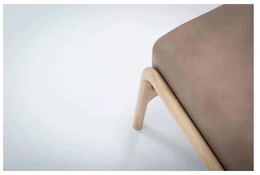 Taburet din piele bovină cu structură din lemn masiv de stejar Gazzda Fawn, maro deschis