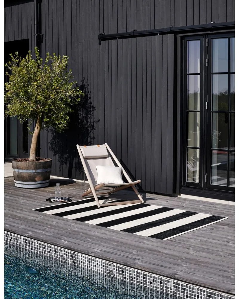 Covor tip traversă pentru interior și exterior alb-negru 70x300 cm Bob Black Vanilla – Pappelina