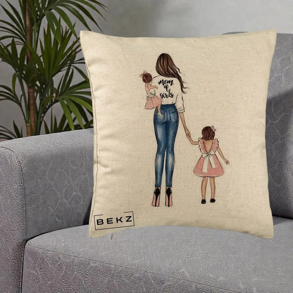 Cadou pentru Mama - Perna Personalizata Mom of Girls Mama cu Fetele, 40x40 cm, Bej, Husa Detasabila, Perna Inclusa, BEKZ®