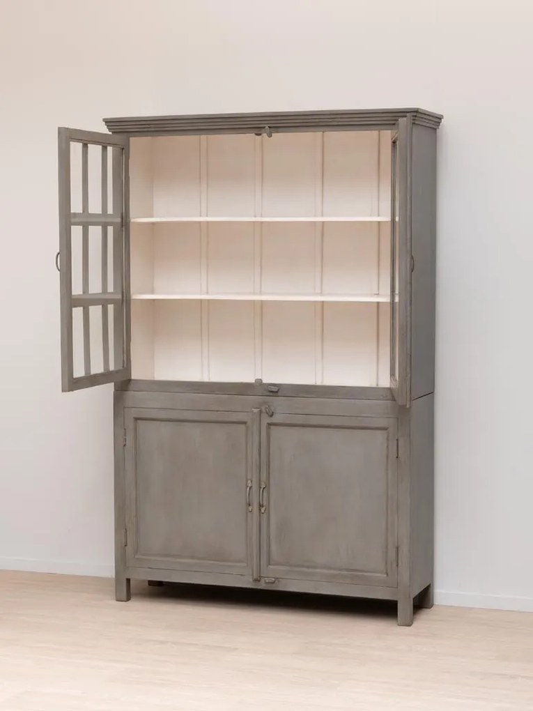 Vitrină clasică din lemn masiv de mango cu 4 uși vitrate și rafturi, finisaj gri antichizat, 135×42×204 cm, „Cheverny"