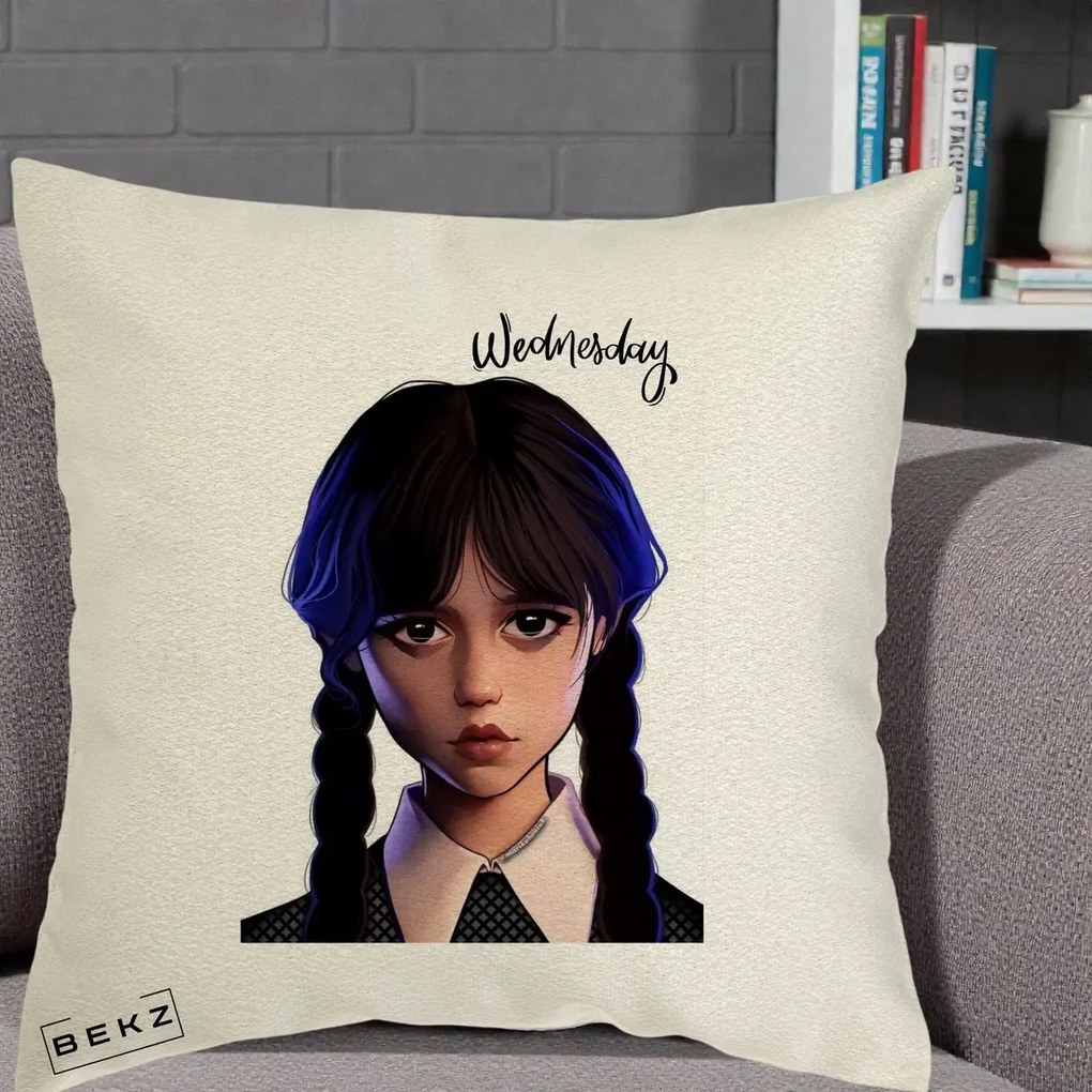 Perna Personalizata Wednesday Addams Portret Realist, 40x40 cm, Ecru, Husa Detasabila, Perna Inclusa, BEKZ®