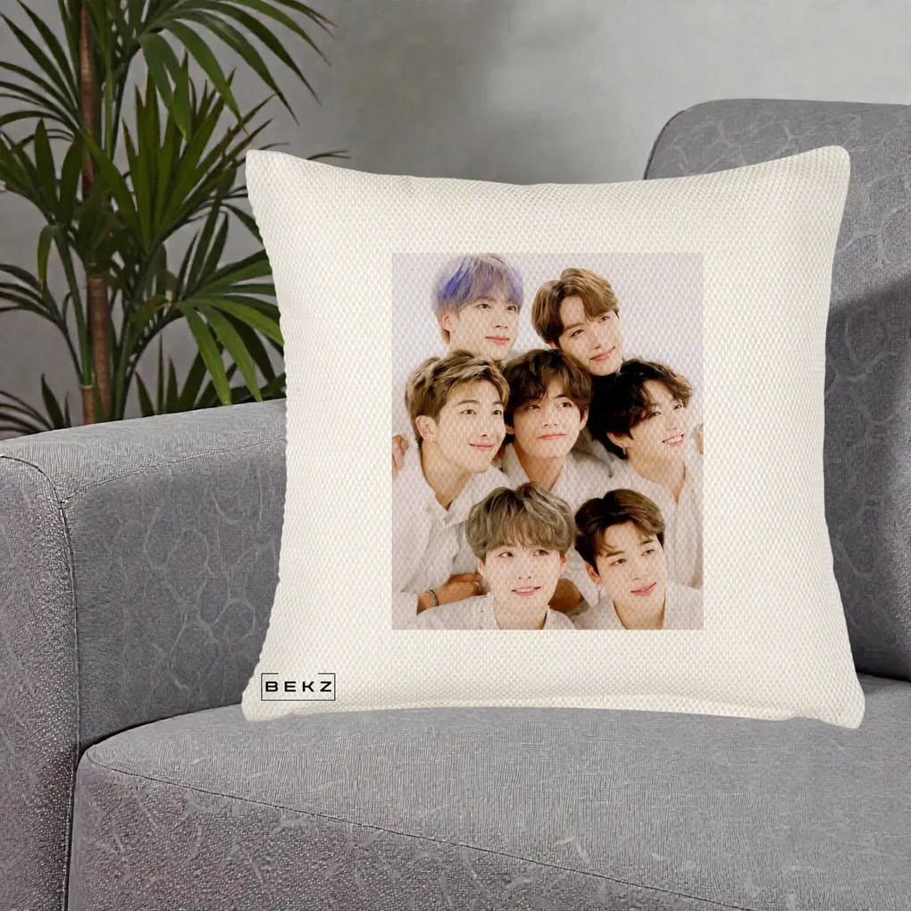 Perna Personalizata K-pop BTS Foto Grup Fete Albe, 40x40 cm, Crem Reliefat, Husa Detasabila, Perna Inclusa, BEKZ®
