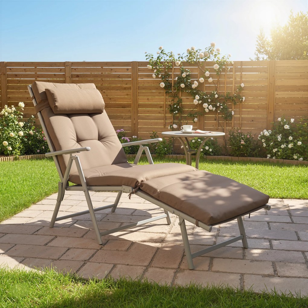 Outsunny Șezlong pliabil pentru plajă cu pernă, pernă de șezut, scaun reglabil cu spătar în 7 trepte, șezlong de grădină relaxant, suport până la 165 kg, pentru grădină, vacanță, outdoor, maro | Aosom Romania