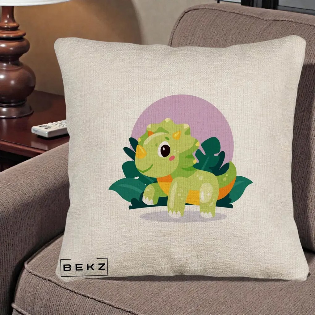 Perna Decorativa Triceratops Kawaii Verde, 40x40 cm, Bej Canapea, Husa Detasabila, Perna Inclusa, BEKZ®