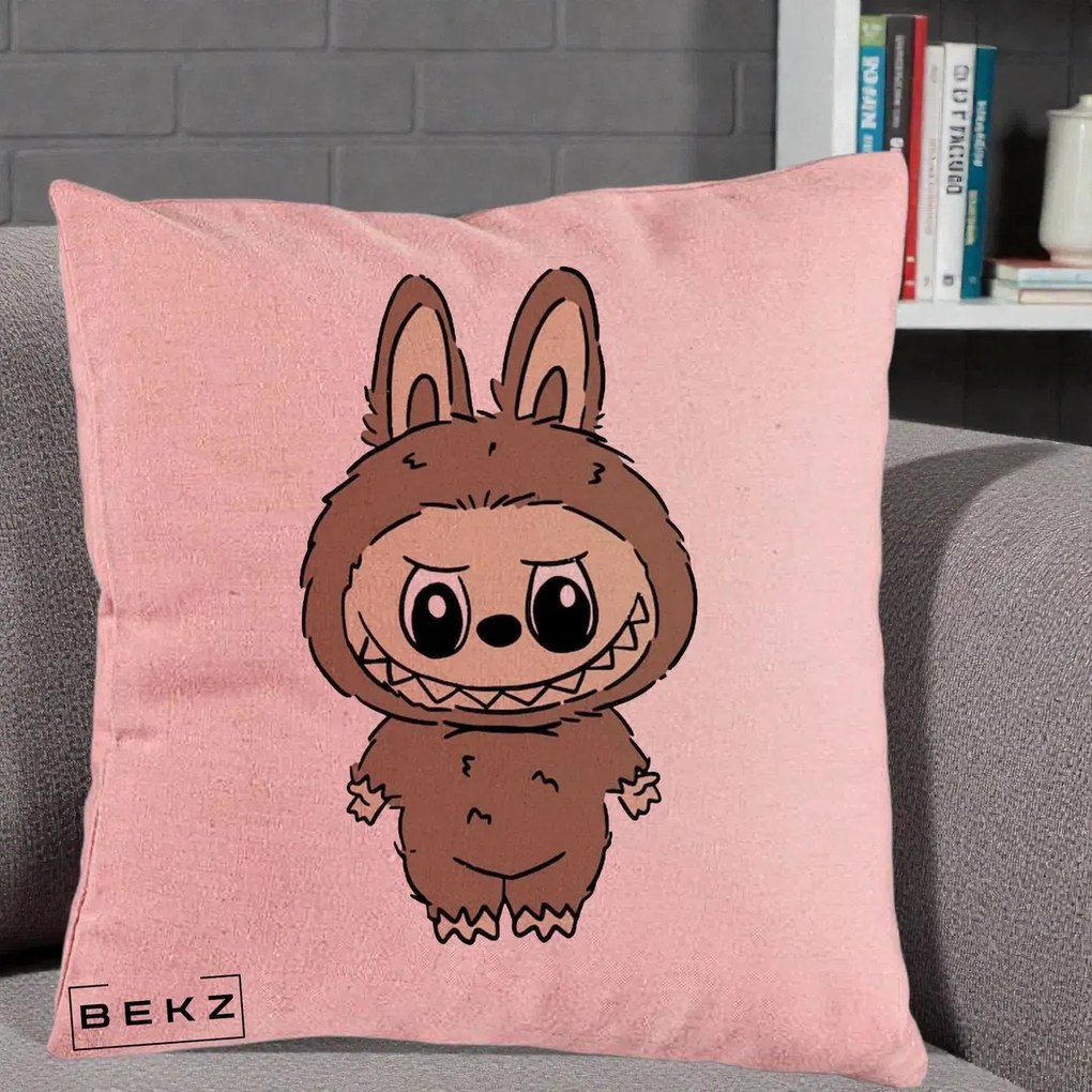 Perna Personalizata Labubu Maro Natural Solo, 40x40 cm, Roz, Husa Detasabila, Perna Inclusa, BEKZ®