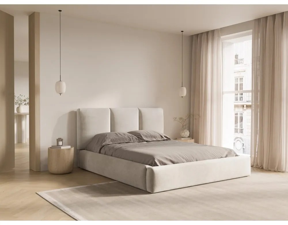 Pat matrimonial crem tapițat din catifea cu spațiu de depozitare cu somieră 180x200 cm Brody – Mazzini Beds