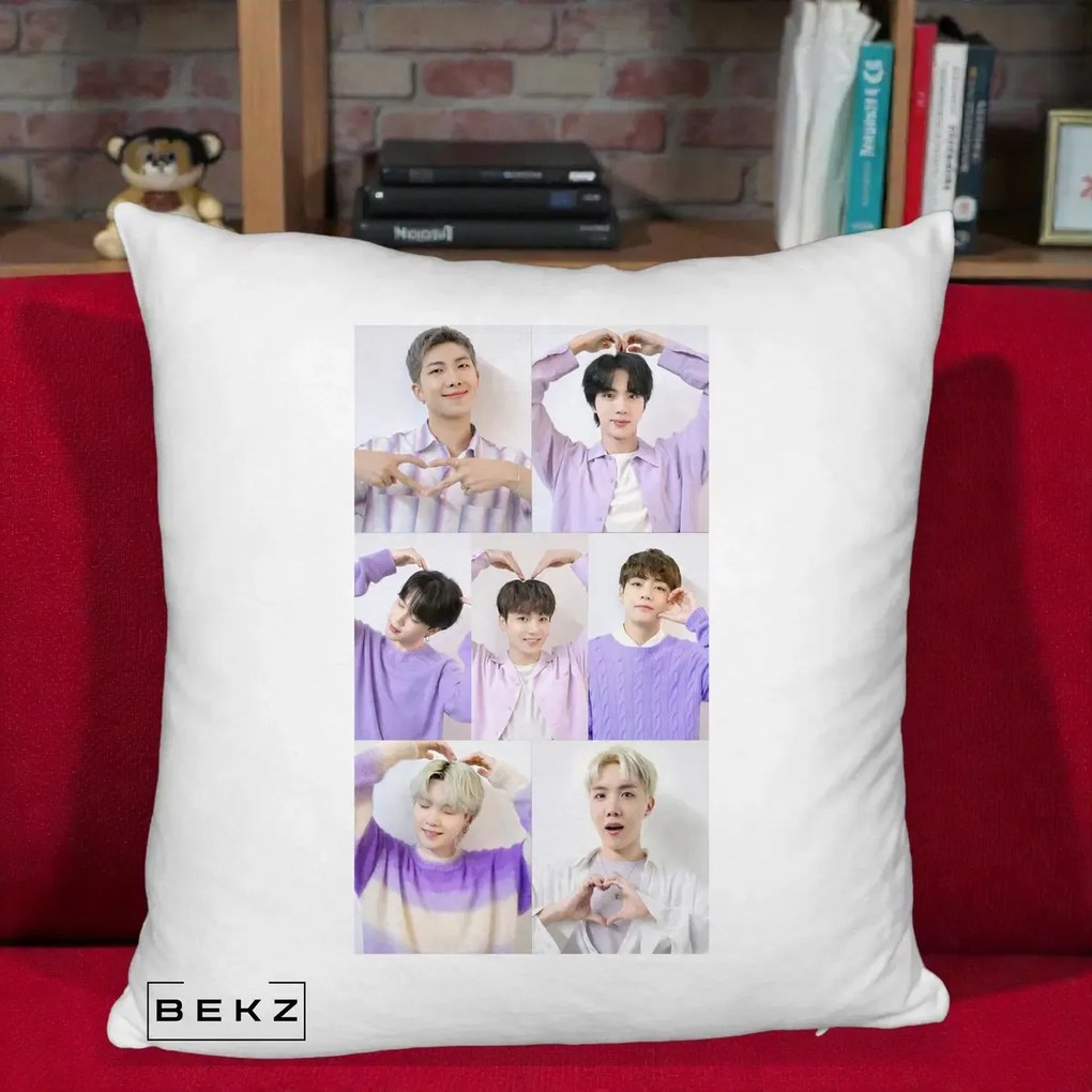 Perna Personalizata K-pop BTS Colaj 7 Portrete cu Inimi Lila, 40x40 cm, Alb Pufos, Husa Detasabila, Perna Inclusa, BEKZ®