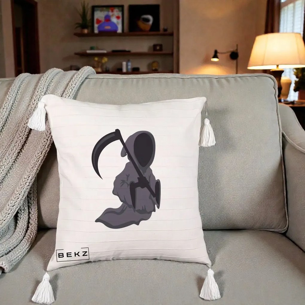 Perna Decorativa Moartea cu Coasa Grim Reaper Halloween, 40x40 cm, Bej cu Franjuri, Husa Detasabila, Perna Inclusa, BEKZ®