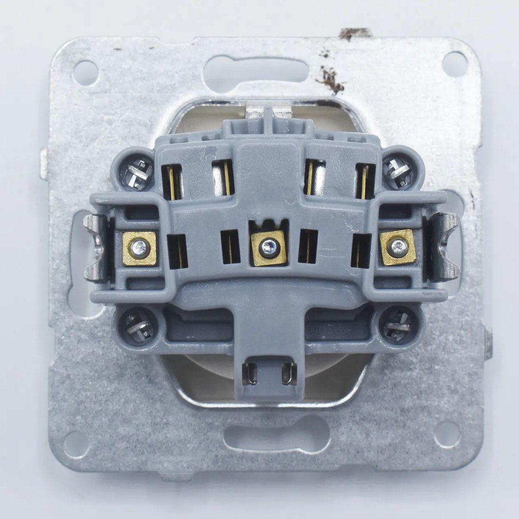 Priza simpla cu impamantare si protectie copii, 16A, IP20, Bronz, Panasonic Arkedia Slim \ Karre Plus