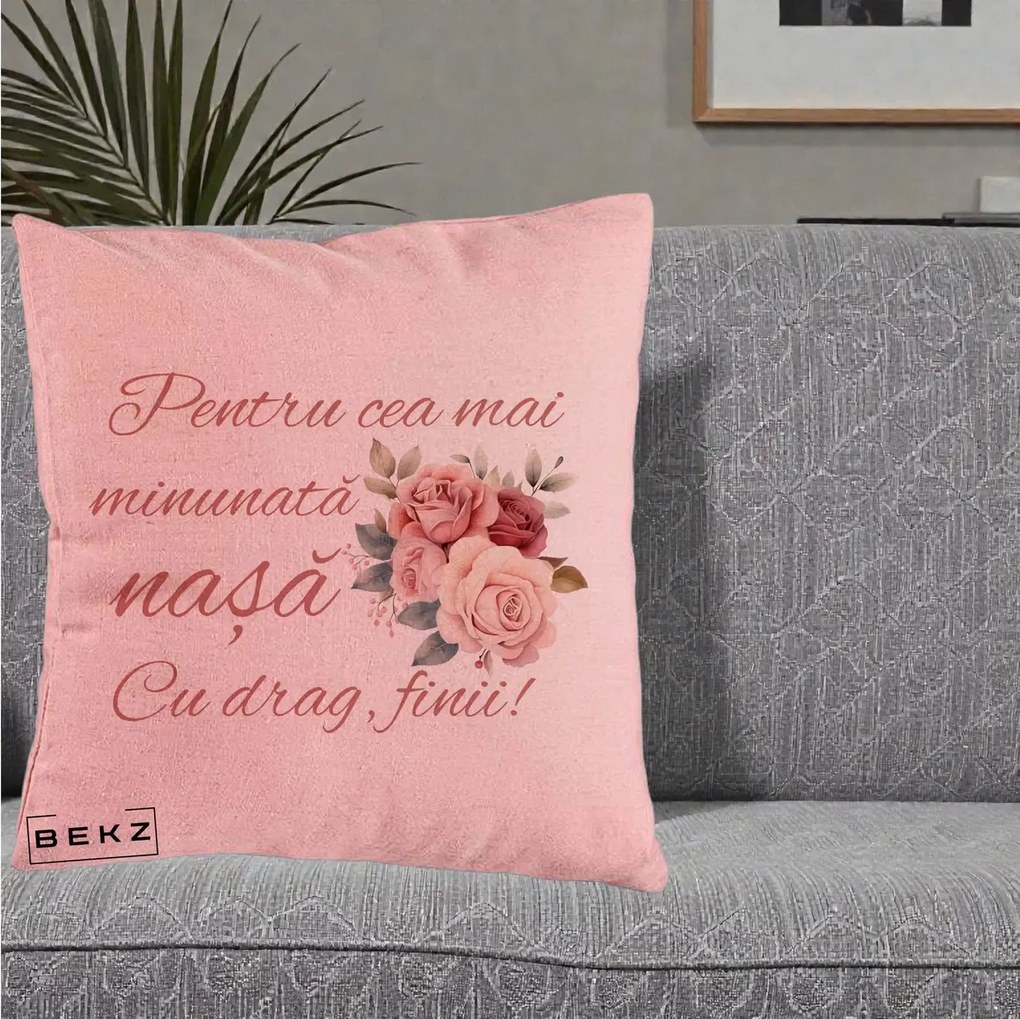 Cadou pentru Nasa - Perna Personalizata Pentru Cea mai Minunata Nasa Cu drag Finii, 40x40 cm, Roz, Husa Detasabila, Perna Inclusa, BEKZ®