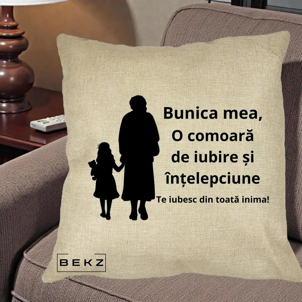 Cadou pentru Bunica - Perna Personalizata Bunica Mea Comoara Iubire Intelepciune Silueta, 40x40 cm, Crem, Husa Detasabila, Perna Inclusa, BEKZ®