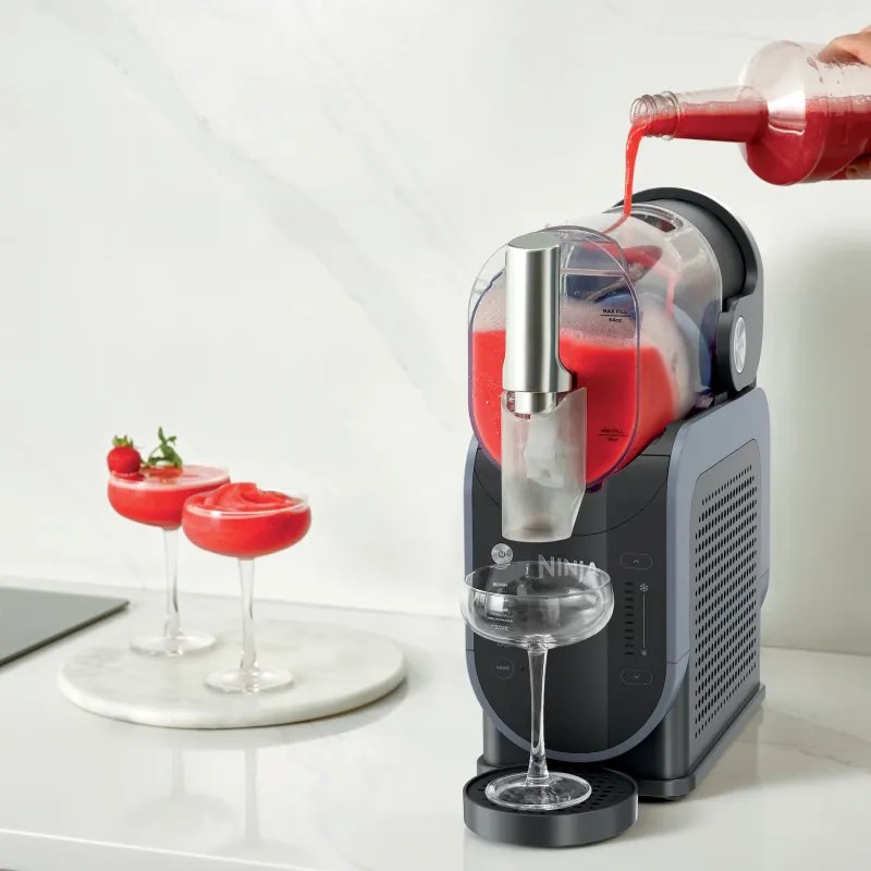 Aparat bauturi racoritoare cu gheata Ninja Slushi FS301EU, 200W, 5 moduri, Capacitate 1.9L, RapidChill, Whisperchill, Negru