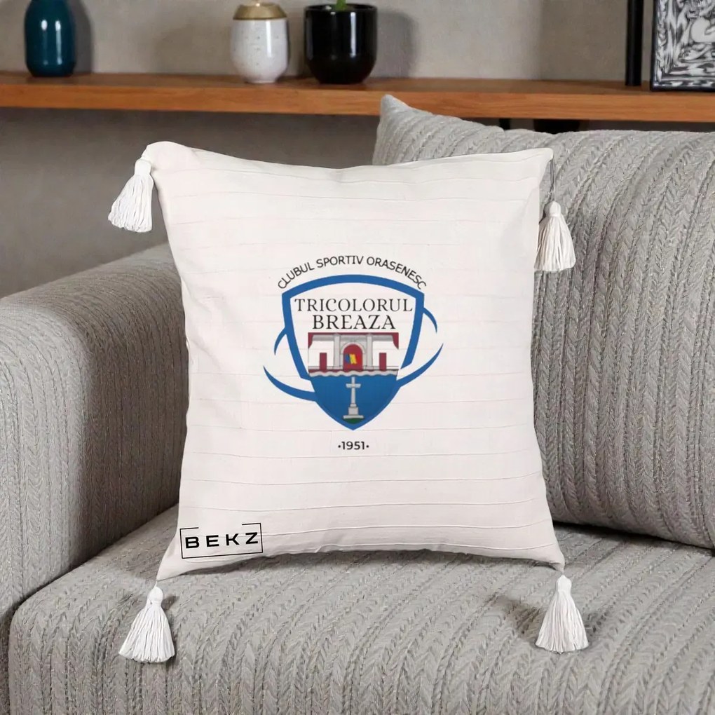 Perna Personalizata CSO Tricolorul Breaza 1951, 40x40 cm, Bej cu Franjuri, Husa Detasabila, Perna Inclusa, BEKZ®