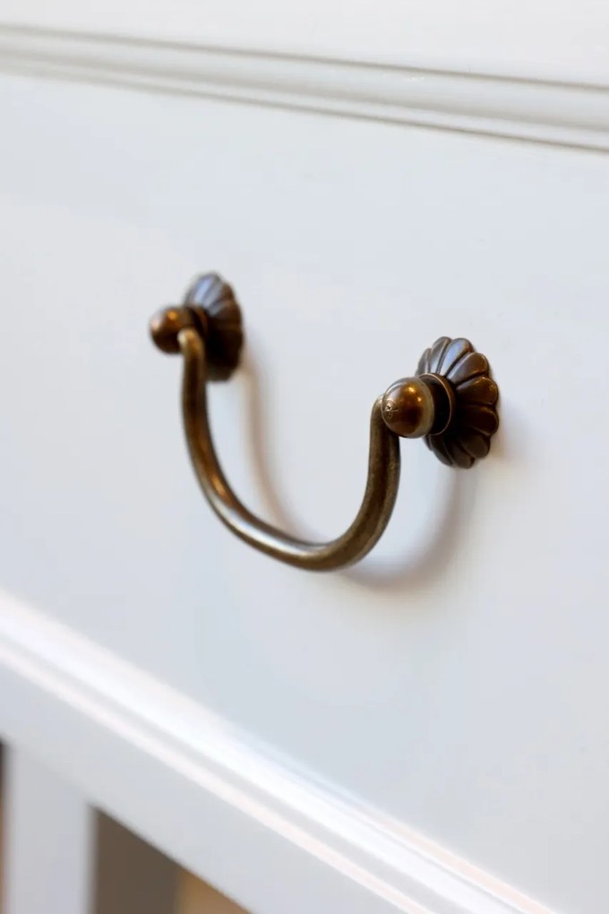 Consola alba, cu 2 sertare, din lemn de pin reciclat, aspect rustic, Marseille