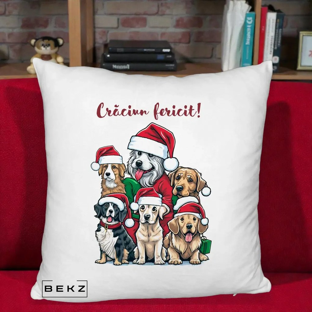 Perna Decorativa Caini cu Bonete Craciun Fericit, 40x40 cm, Alb Pufos, Husa Detasabila, Perna Inclusa, BEKZ®