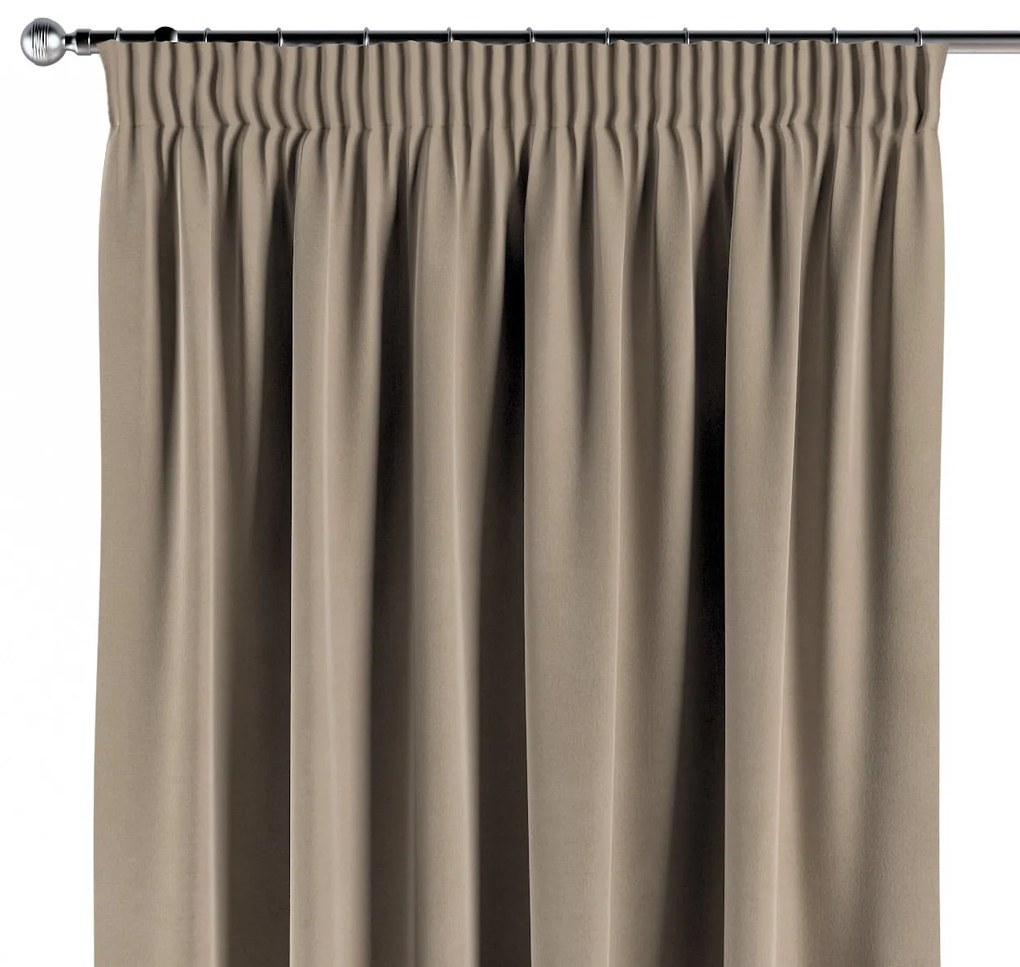 Perdea cu bandă de pliuri