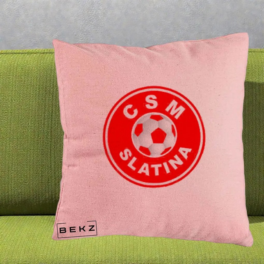 Perna Personalizata CSM Slatina Fotbal, 40x40 cm, Roz, Husa Detasabila, Perna Inclusa, BEKZ®