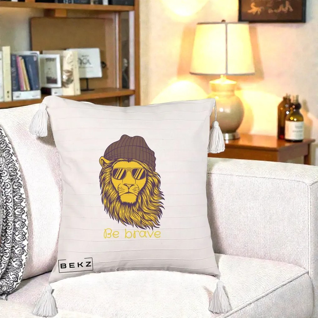 Perna Decorativa Leu Hipster Be Brave, 40x40 cm, Bej cu Franjuri, Husa Detasabila, Perna Inclusa, BEKZ®