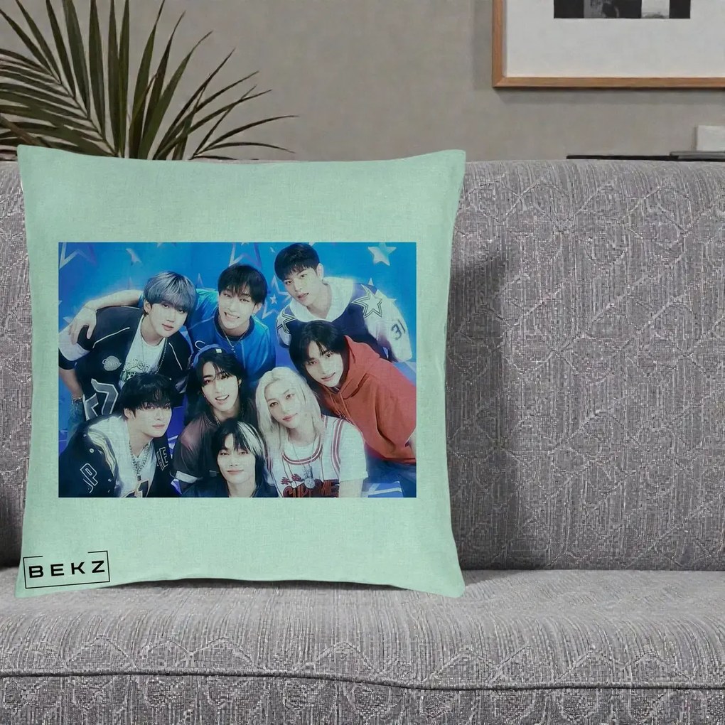 Perna Personalizata K-Pop Grup Foto Stele, 40x40 cm, Verde Menta, Husa Detasabila, Perna Inclusa, BEKZ®