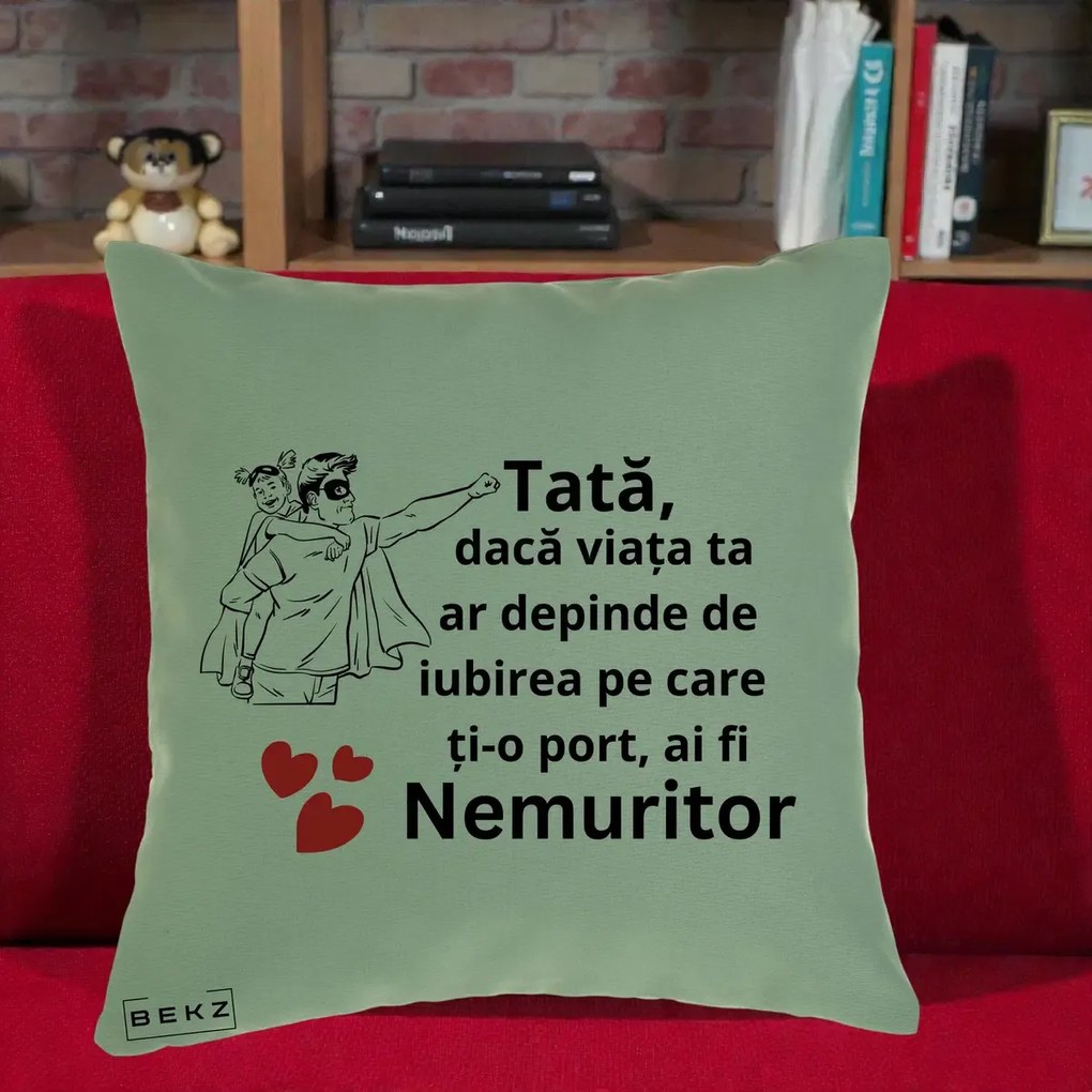 Cadou pentru Tata - Perna Personalizata Tata Nemuritor Supererou cu Masca, 40x40 cm, Verde, Husa Detasabila, Perna Inclusa, BEKZ®