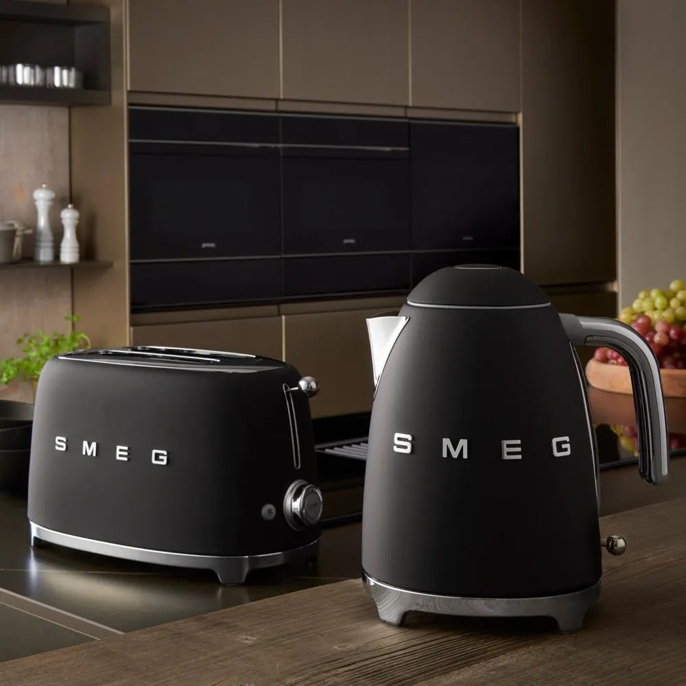 Prăjitor de pâine negru/negru mat Retro Style – SMEG