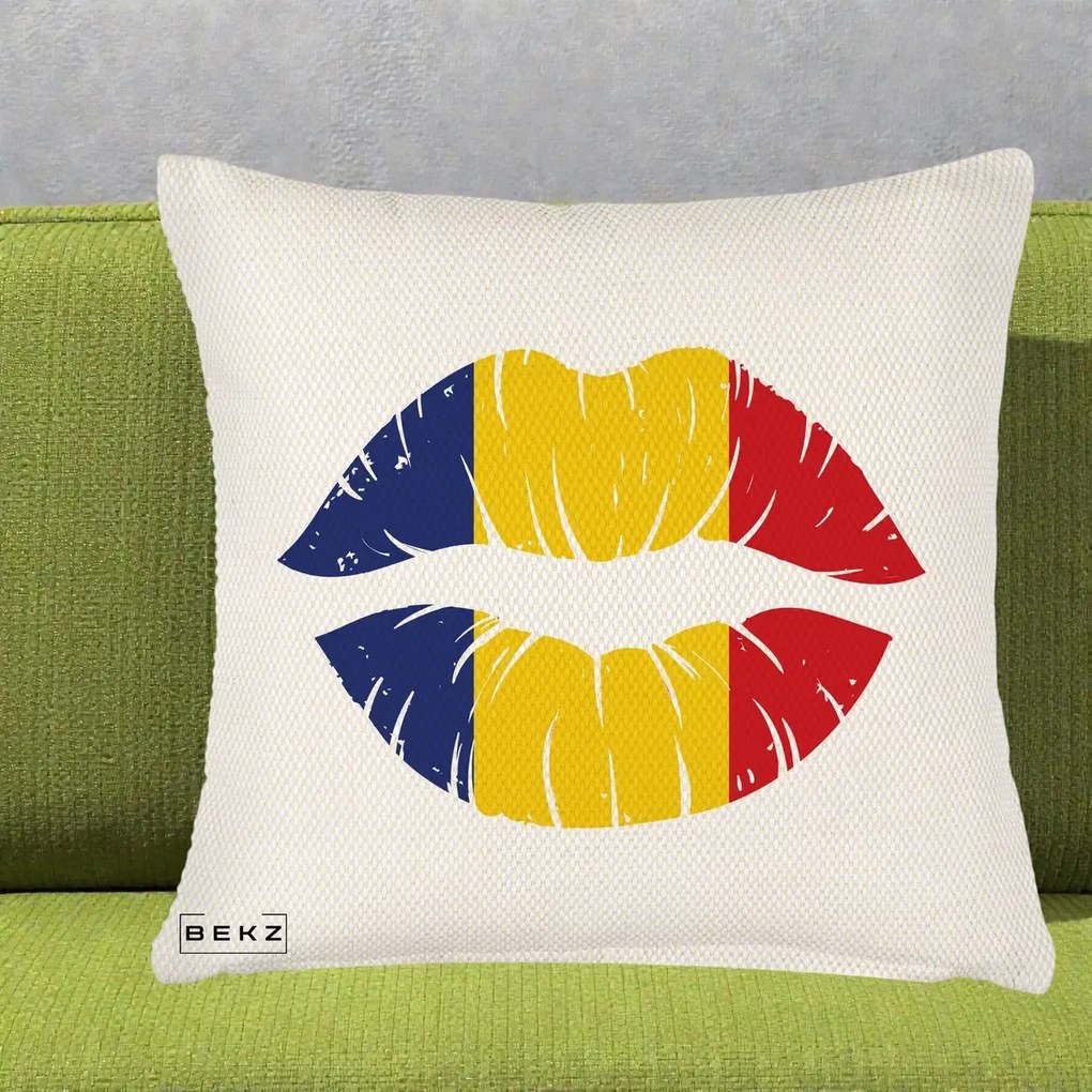 Perna Personalizata Buze Tricolor Romania, 40x40 cm, Crem Reliefat, Husa Detasabila, Perna Inclusa, BEKZ®