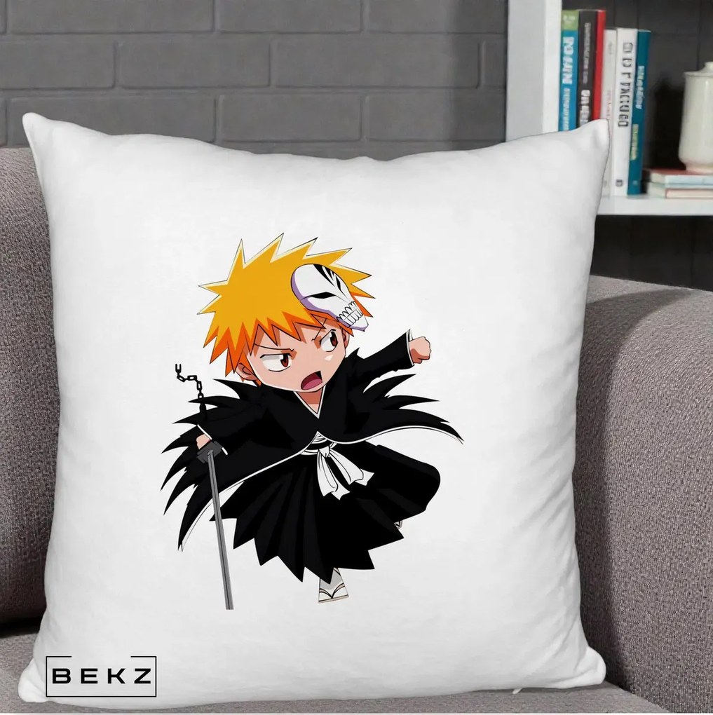 Perna Personalizata Bleach Ichigo Chibi cu Masca, 40x40 cm, Alb Pufos, Husa Detasabila, Perna Inclusa, BEKZ®