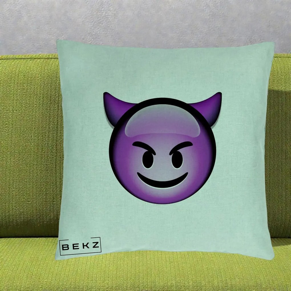Perna Decorativa Emoji Diavol Mov, 40x40 cm, Verde Menta, Husa Detasabila, Perna Inclusa, BEKZ®