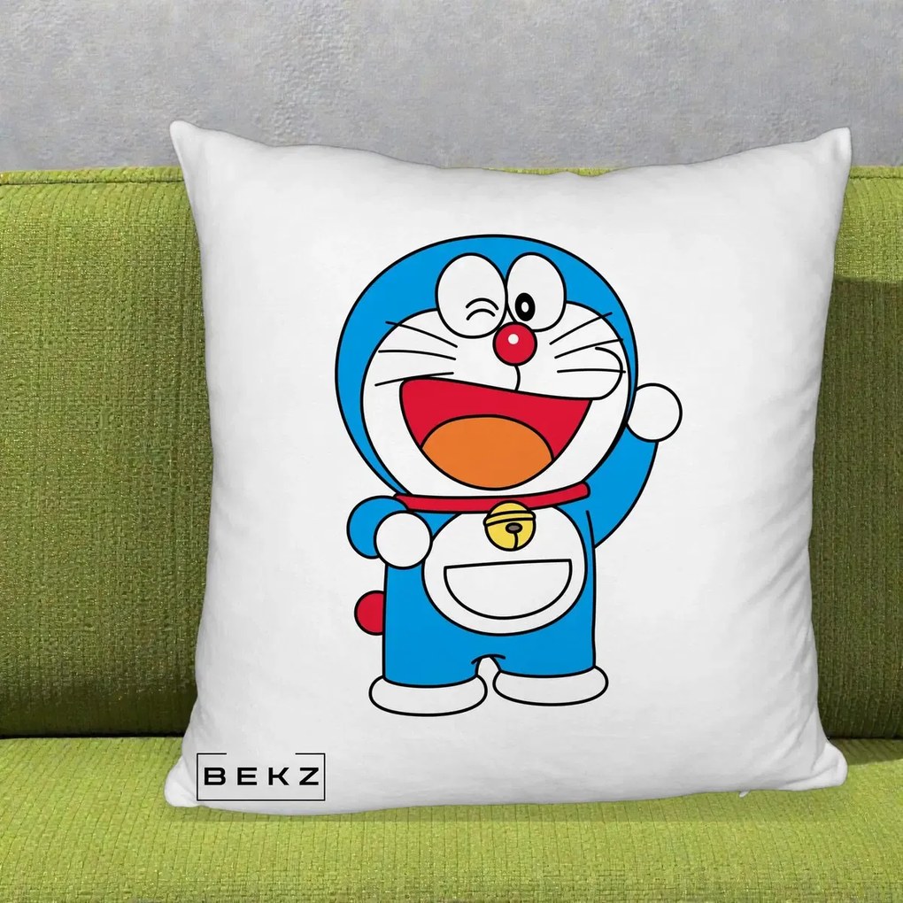 Perna Personalizata Doraemon Salutand, 40x40 cm, Alb Pufos, Husa Detasabila, Perna Inclusa, BEKZ®
