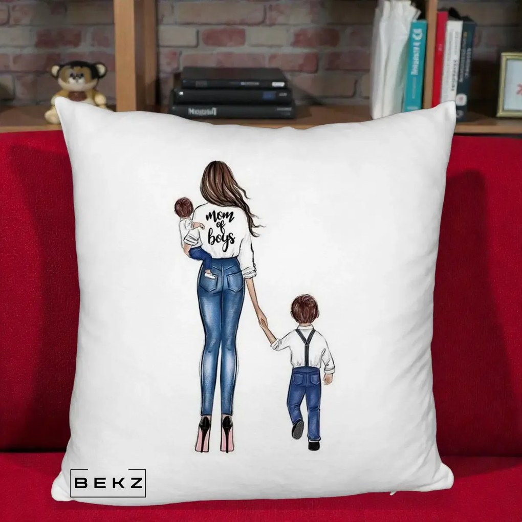 Cadou pentru Mama - Perna Personalizata Mom of Boys Mama cu Baietii, 40x40 cm, Alb Pufos, Husa Detasabila, Perna Inclusa, BEKZ®