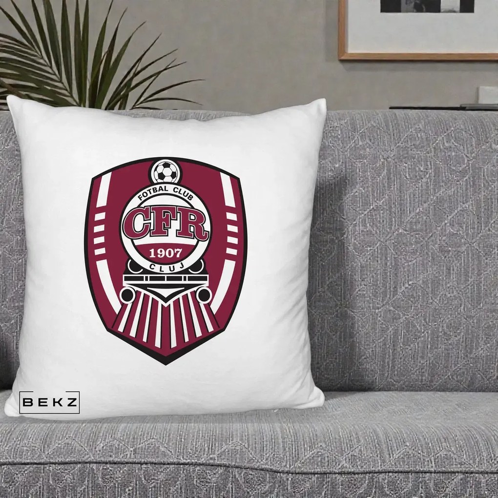 Perna Personalizata CFR Cluj Fotbal Club 1907, 40x40 cm, Alb Pufos, Husa Detasabila, Perna Inclusa, BEKZ®