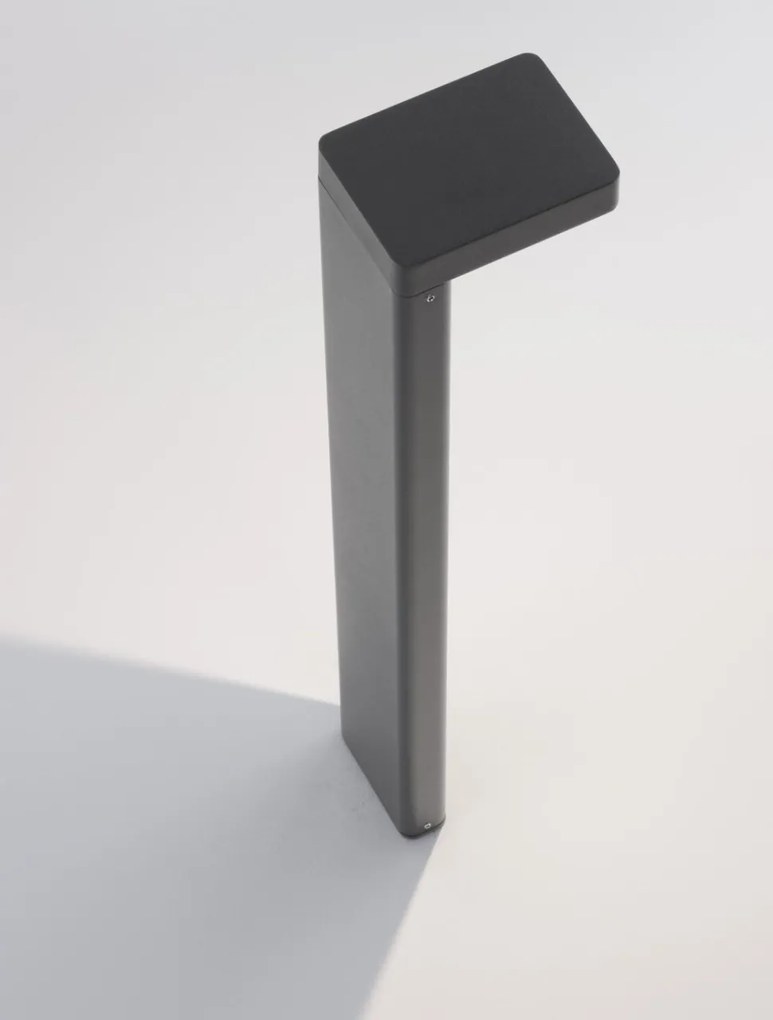 Stalp LED mediu pentru iluminat exterior IP65 POET