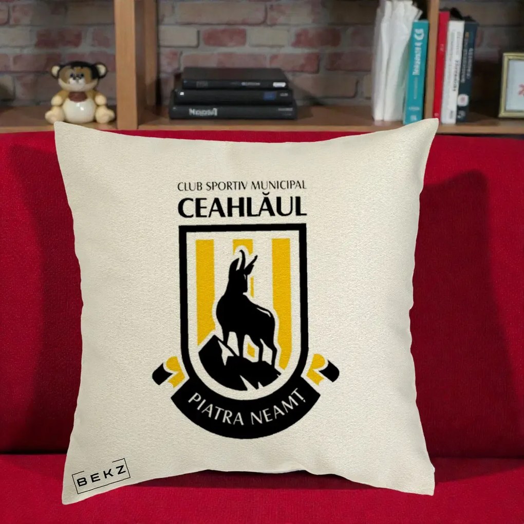 Perna Personalizata CSM Ceahlaul Piatra Neamt Fotbal, 40x40 cm, Ecru, Husa Detasabila, Perna Inclusa, BEKZ®