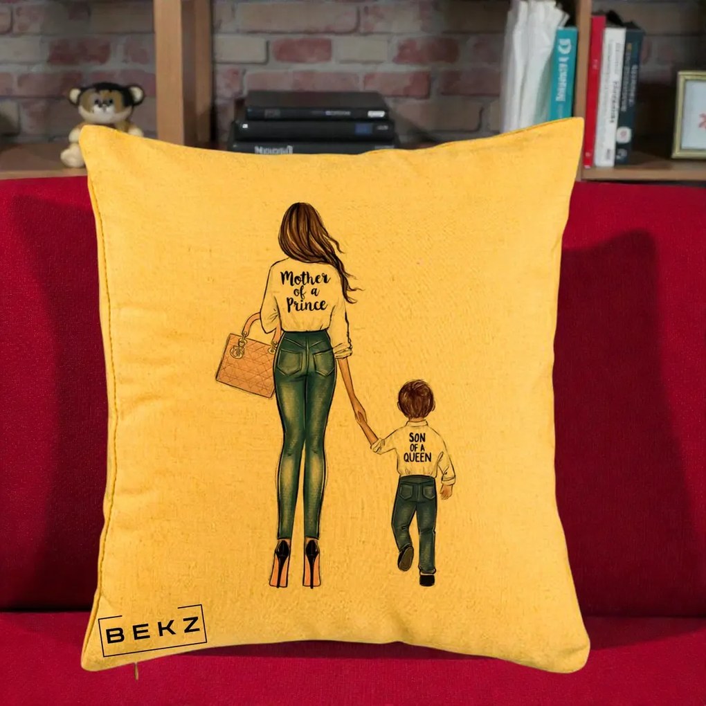 Cadou pentru Mama - Perna Personalizata, Model Mother of a Prince, 40x40 cm, Galben, Husa Detasabila, Perna Inclusa, BEKZ®