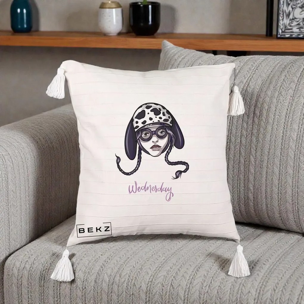 Perna Personalizata Wednesday Addams cu Caine Dalmatian, 40x40 cm, Bej cu Franjuri, Husa Detasabila, Perna Inclusa, BEKZ®