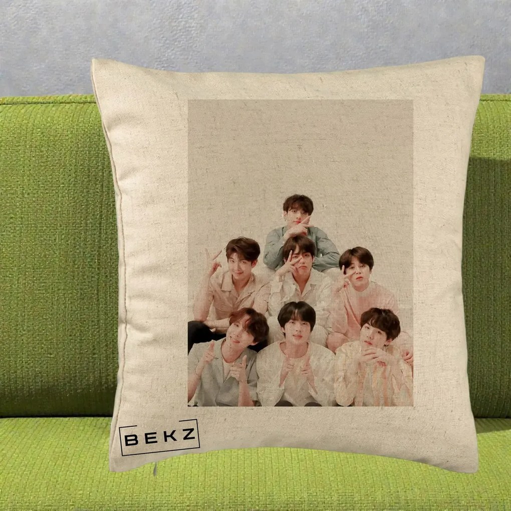 Perna Personalizata K-pop BTS Foto Grup Pastel, 40x40 cm, Bej, Husa Detasabila, Perna Inclusa, BEKZ®
