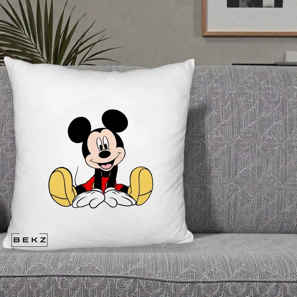 Perna Personalizata Mickey Mouse Relaxat, 40x40 cm, Alb Pufos, Husa Detasabila, Perna Inclusa, BEKZ®