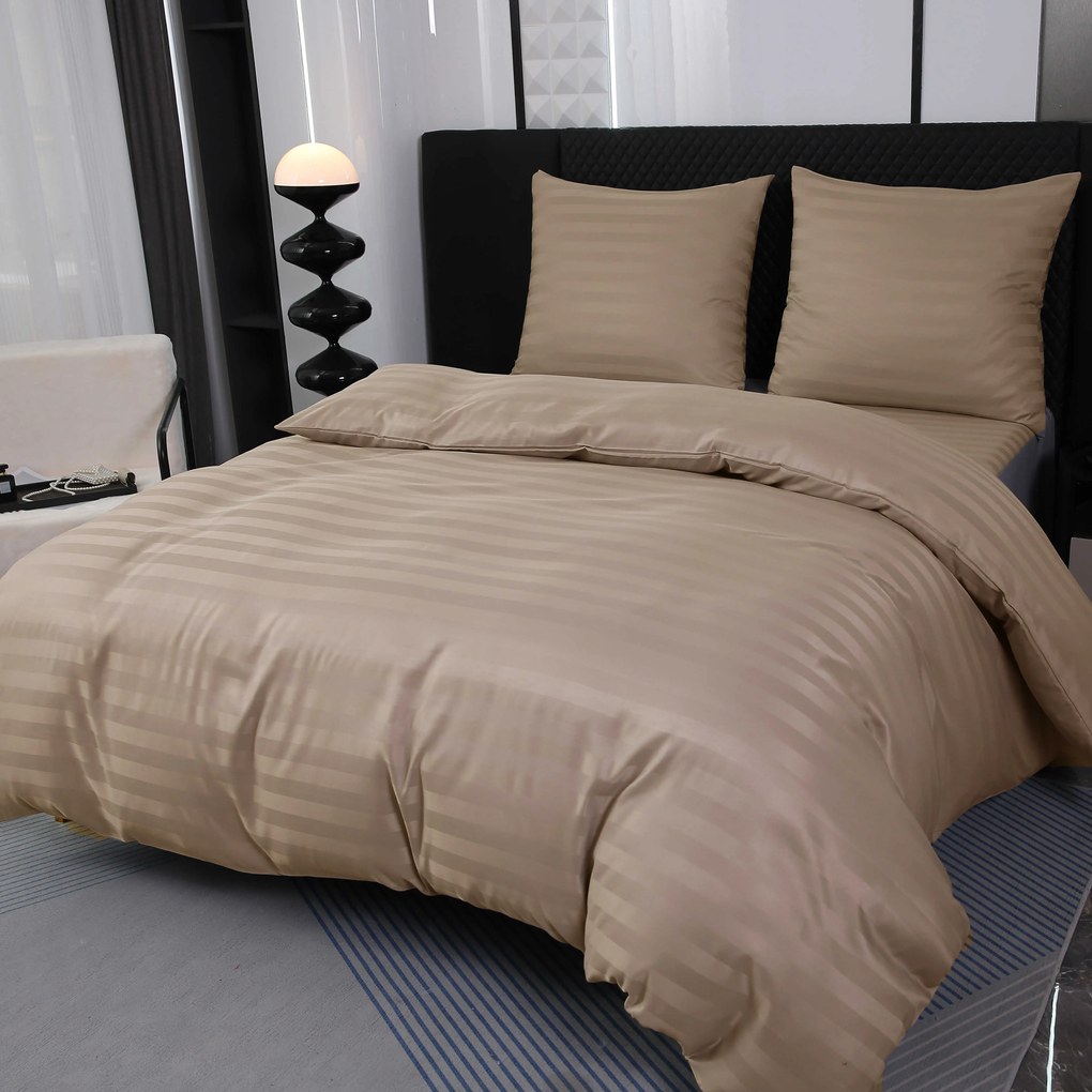 Lenjerie de pat hoteliera din microfibra JASMINE bej - dunga 2 cm Dimensiunile lenjeriei: 2 buc 70 x 90 cm | 200 x 220 cm