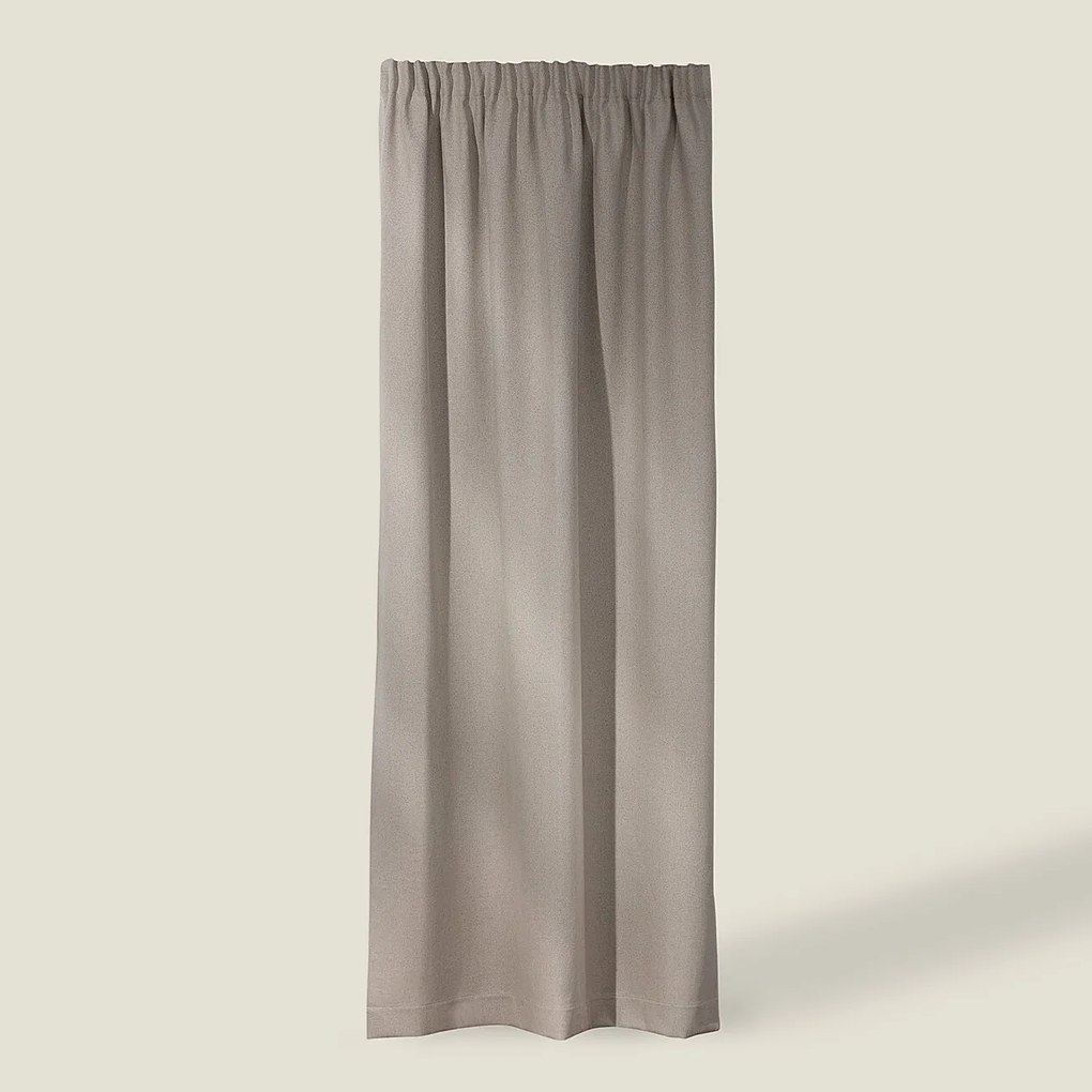 Perdea cu bandă de pliuri