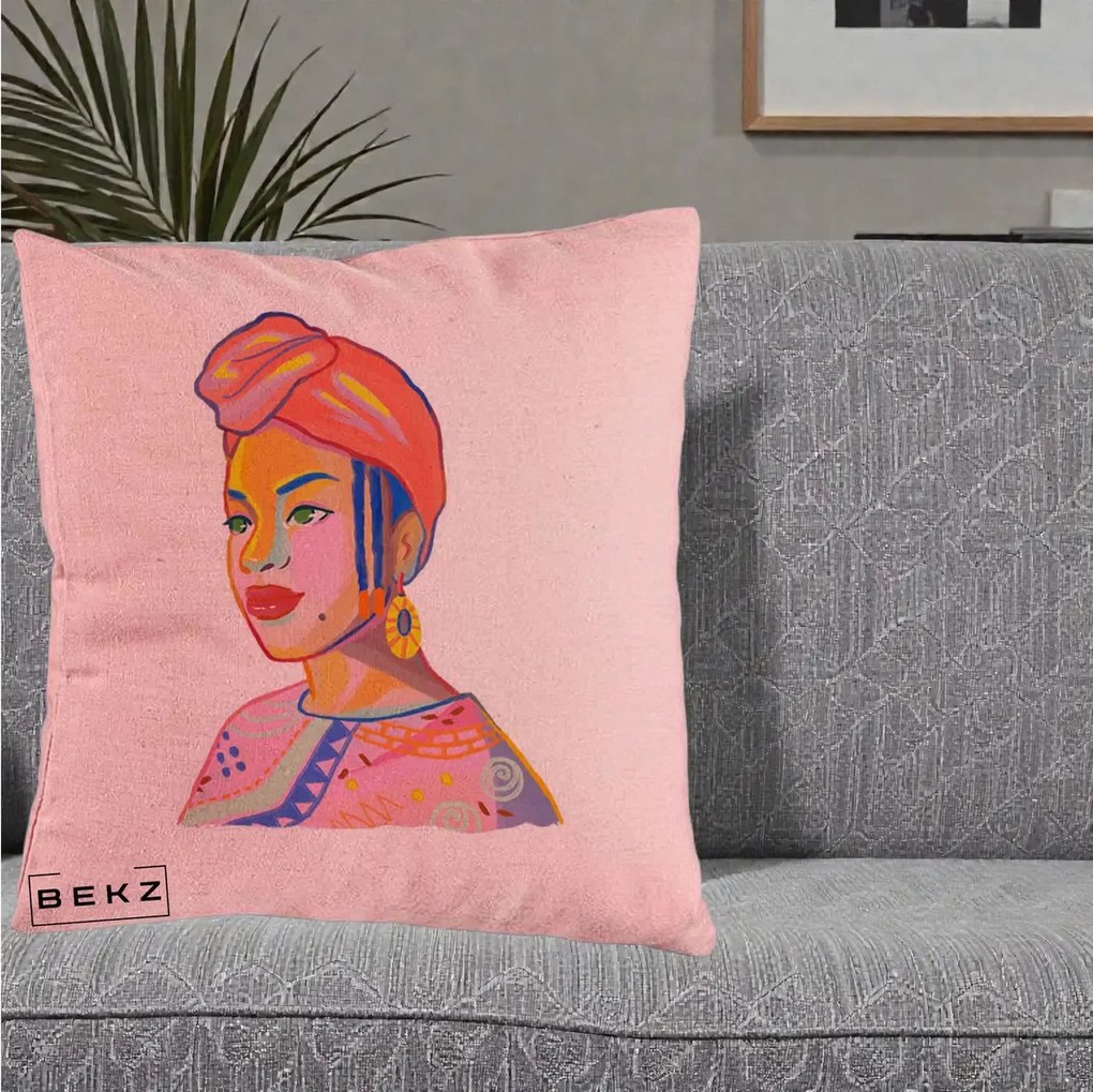 Perna Decorativa Portret Femeie Africana, 40x40 cm, Roz, Husa Detasabila, Perna Inclusa, BEKZ®