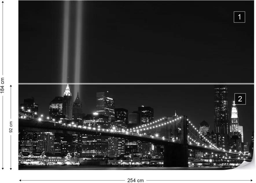 GLIX Fototapet - City Brooklyn Bridge New York Black And White Vliesová tapeta  - 254x184 cm